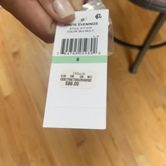 Floral Flowy Dress with Pearl Details - Picture 4 of 4